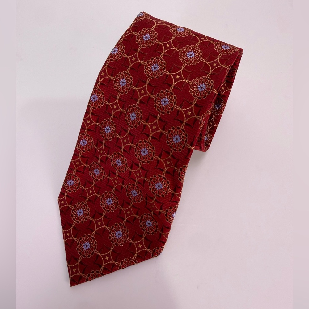 NWT Geoff Nicholson 100% Silk Tie Red Gold Floral Medallion Made in Italy